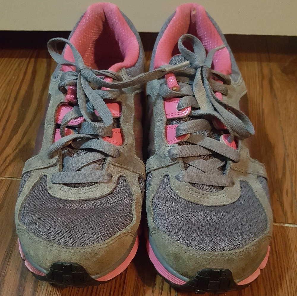 Nike Dual Fusion ST 2